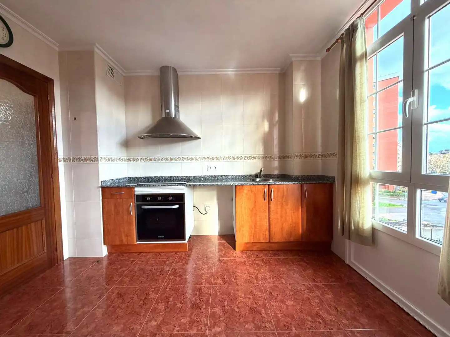 Cuina de Pis en venda en Avilés amb Calefacció, Parquet i Traster