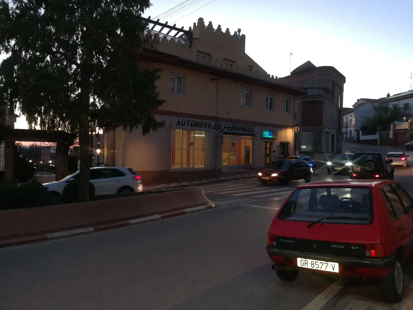 Local de alquiler en Alfacar con Terraza y Alarma