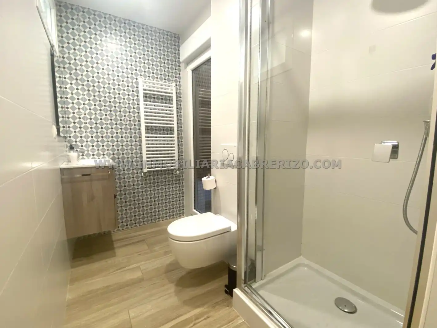 Bathroom of Flat for sale in  Pamplona / Iruña  with Heating, Furnished and Oven