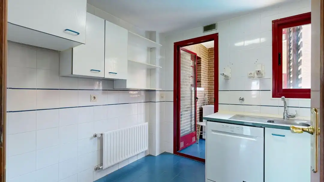 Kitchen of Flat for rent in Madrid  with Air Conditioner, Heating and Private garden