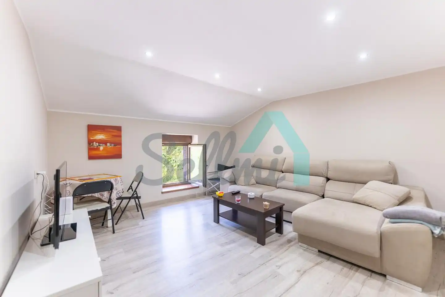 Sala d'estar de Edifici en venda en Villamanín