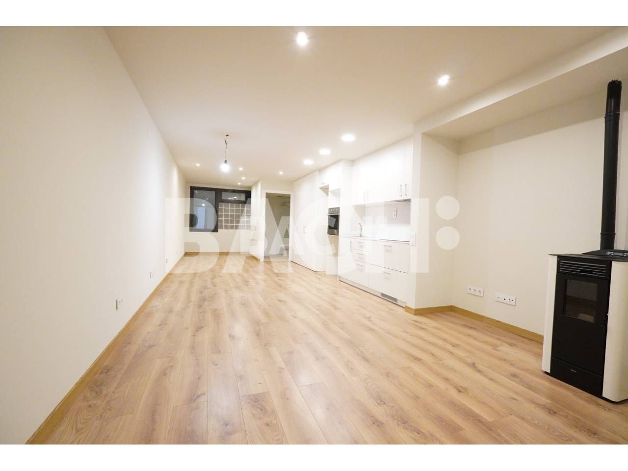 Flat to rent in Vic  with Heating