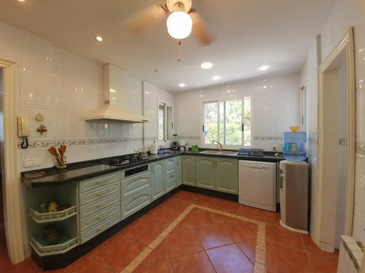 Cocina de Casa o chalet en venta en Chiva con Calefacción, Jardín privado y Terraza