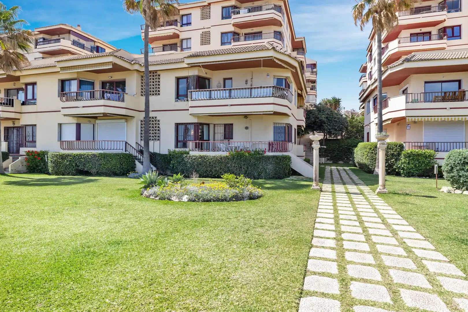 Vista exterior de Apartament en venda en Mijas amb Aire condicionat, Calefacció i Terrassa