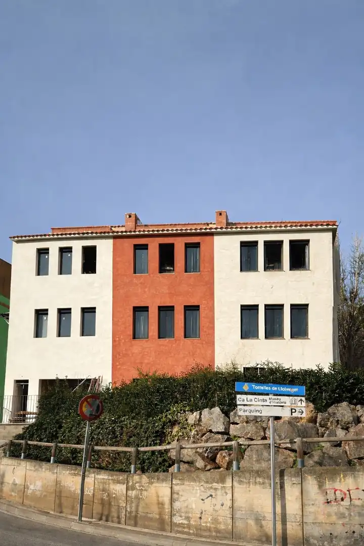 Vista exterior de Casa adosada en venta en Torrelles de Llobregat con Aire acondicionado, Calefacción y Jardín privado