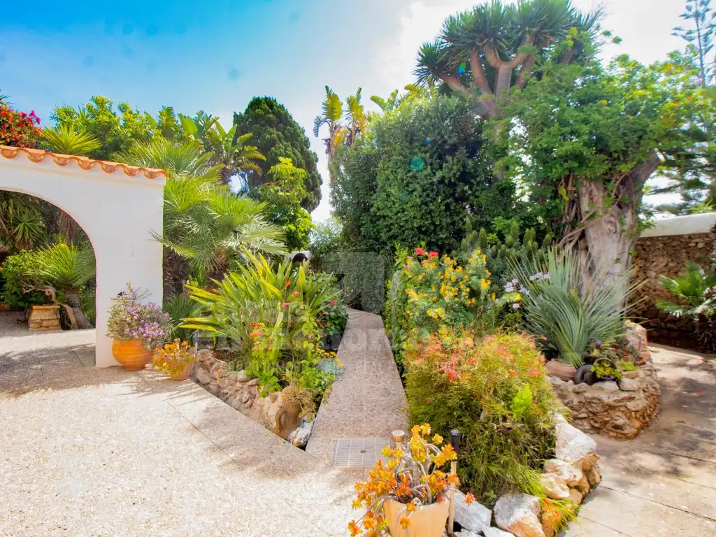Jardí de Finca rústica en venda en Sant Lluís amb Aire condicionat, Calefacció i Jardí privat