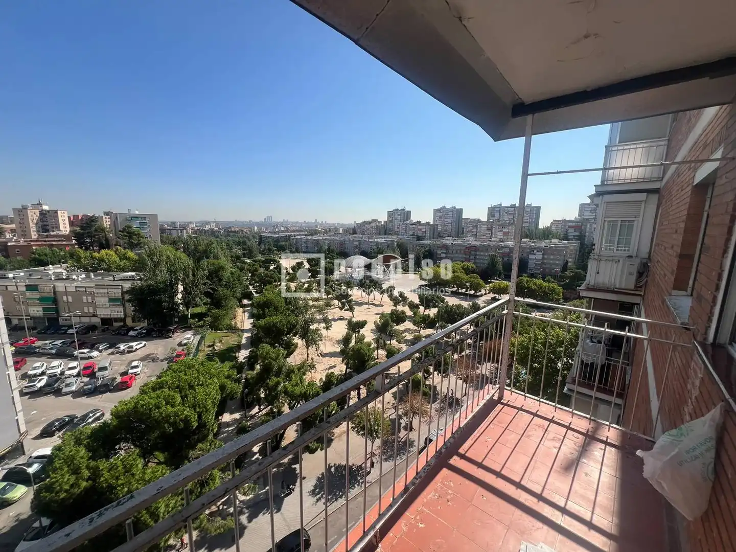 Vista exterior de Pis en venda en Madrid amb Calefacció i Terrassa