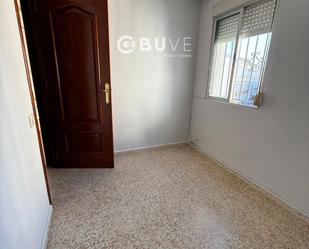 Bedroom of Flat for sale in  Sevilla Capital  with Air Conditioner and Terrace