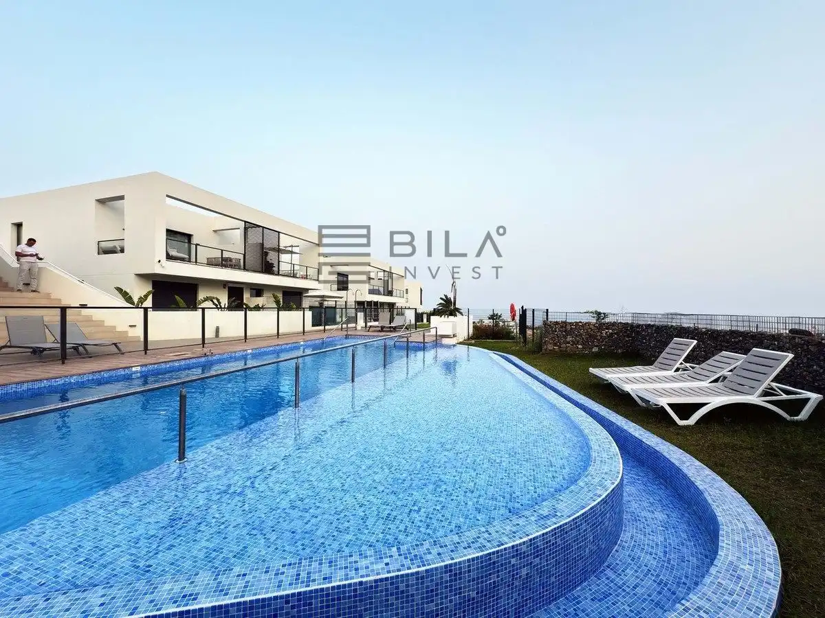 Adosado con piscina en venta en Orfebres