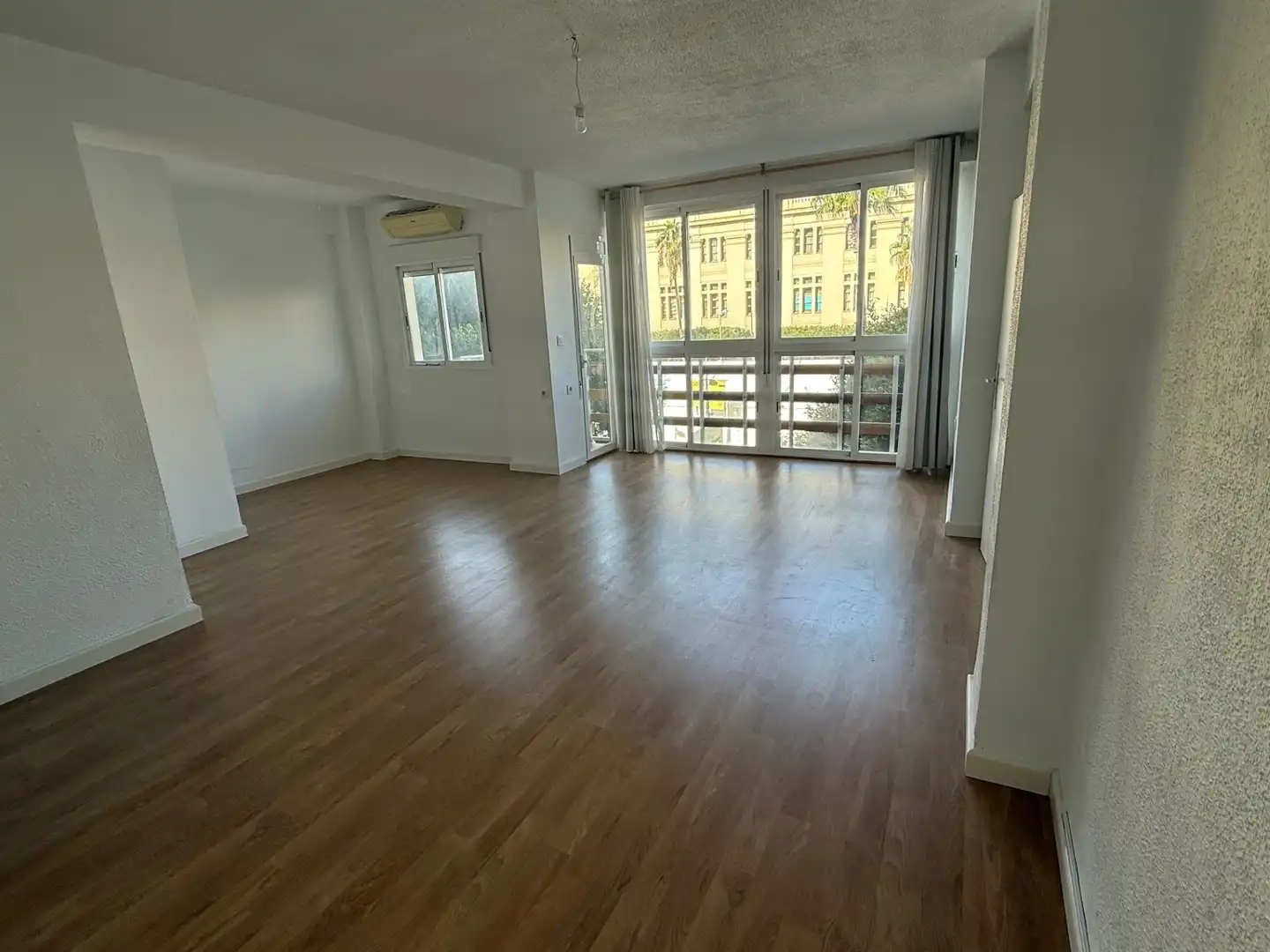 Wohnzimmer von Wohnung zum Verkauf in Almería mit Balkon