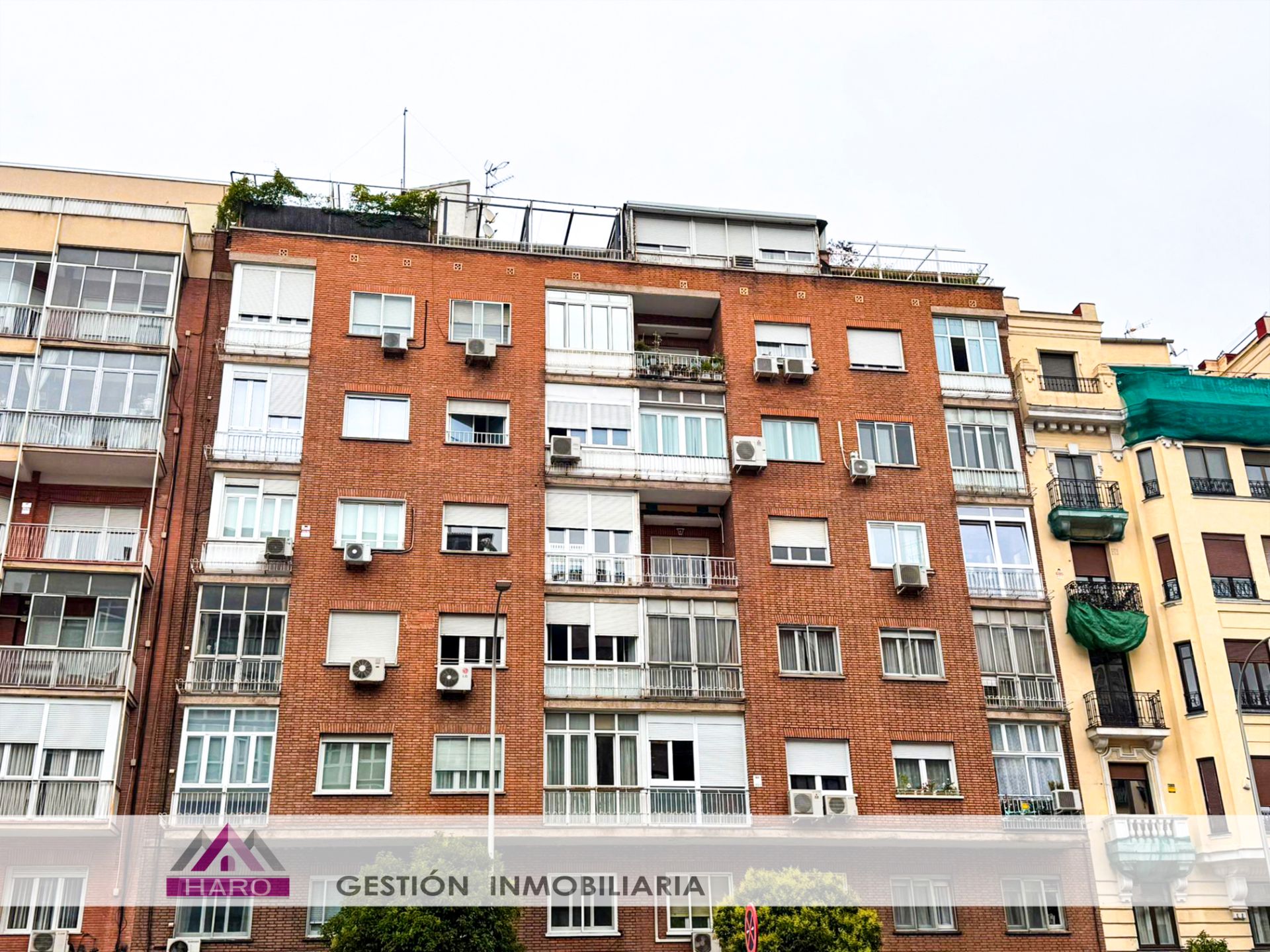Exterior view of Flat to rent in  Madrid Capital  with Heating, Terrace and Pets allowed