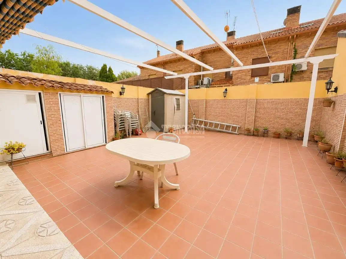 Casa bifamiliare con giardino in vendita a San Martín de la Vega, imagen 3
