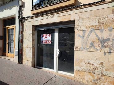 Local comercial de lloguer a Calle Jacint Verdaguer