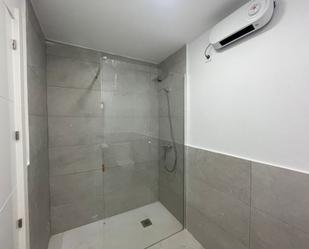 Bathroom of Planta baja to rent in Tordera  with Air Conditioner and Terrace