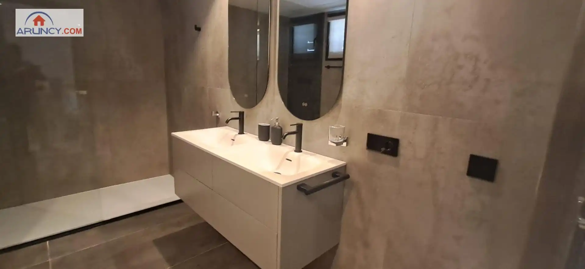 Bany de Casa o xalet de lloguer en Montequinto amb Aire condicionat, Jardí privat i Traster