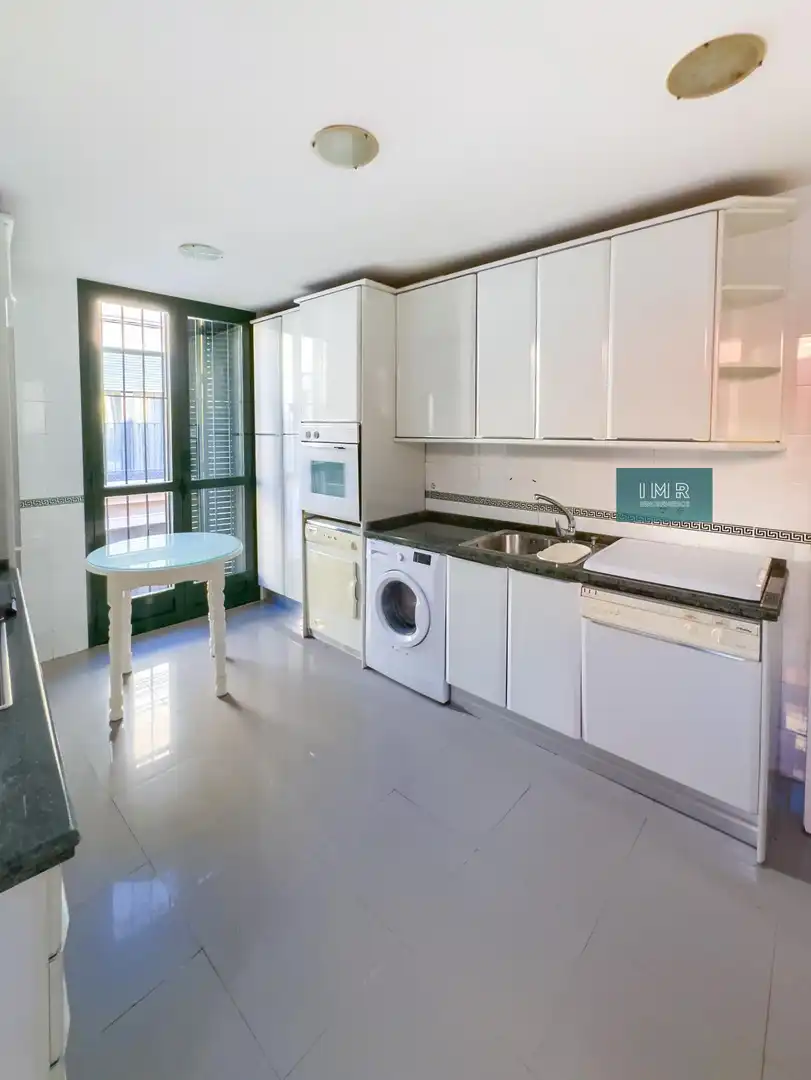 Kitchen of Duplexes for sale in Sevilla  with Air Conditioner, Storage room and Community pool