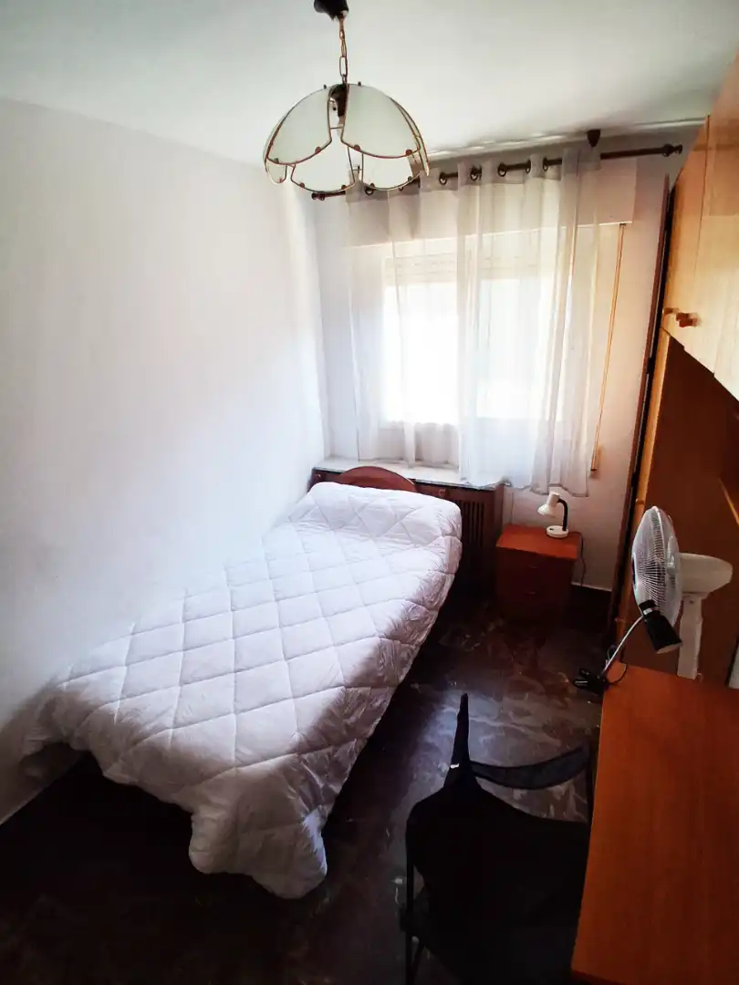 Bedroom of Flat for rent in Granada  with Furnished, Oven and Washing machine