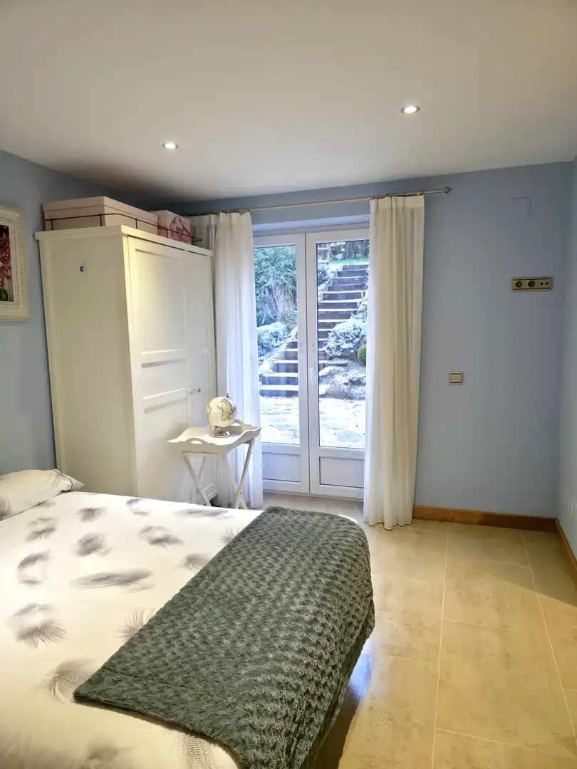 Dormitori de Casa o xalet en venda en Aguilar de Campoo amb Calefacció, Jardí privat i Moblat