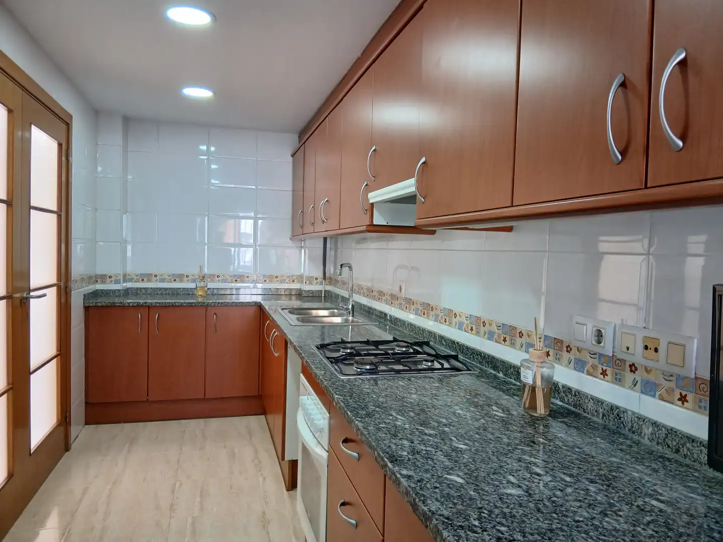 Küche von Einfamilien-Reihenhaus zur Miete in Sarrià de Ter mit Klimaanlage, Heizung und Terrasse