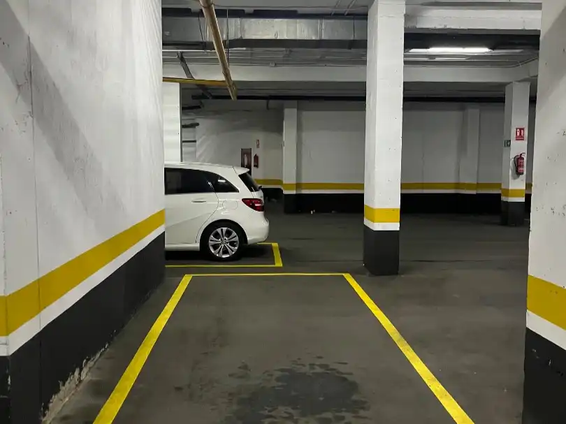 Parking of Garage for rent in Madrid
