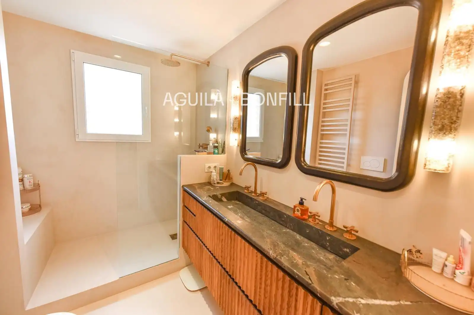 Bathroom of Flat for sale in Barcelona  with Air Conditioner, Heating and Parquet flooring