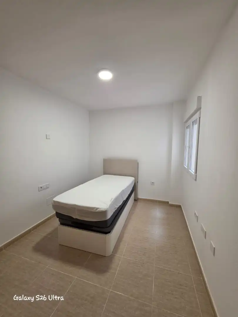 Habitación de Piso de alquiler en Albatera con Aire acondicionado, Trastero y Amueblado