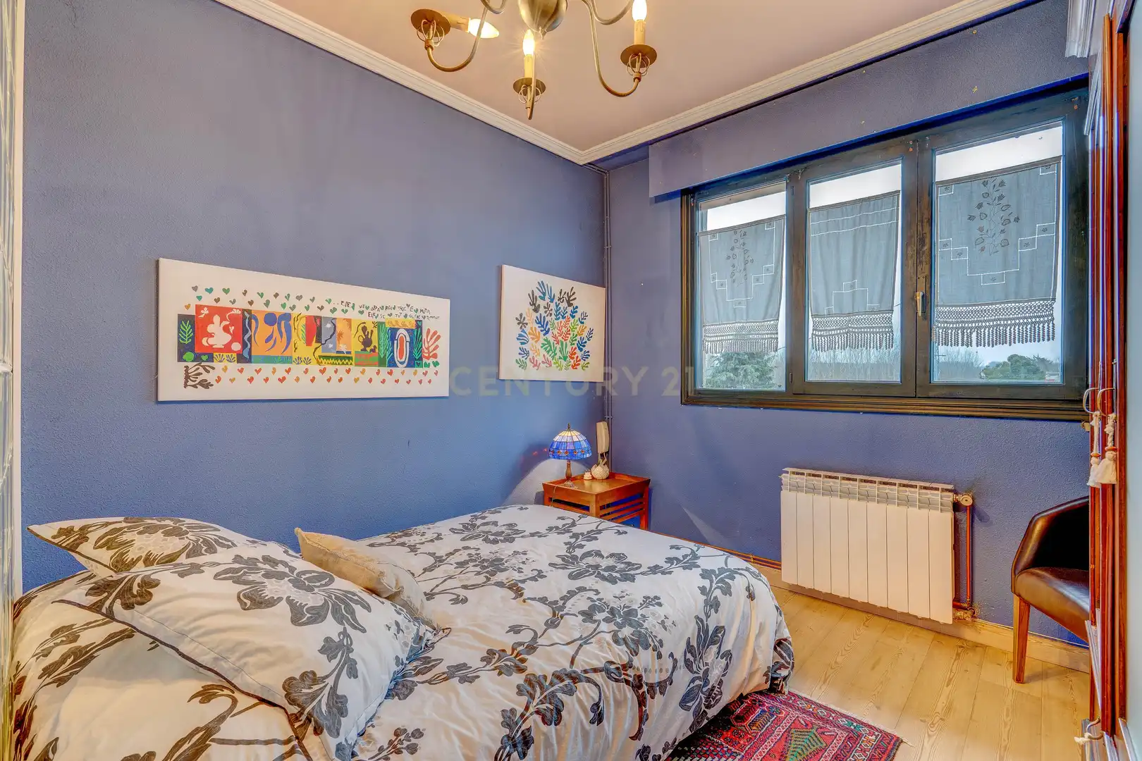 Schlafzimmer von Einfamilien-Reihenhaus zum Verkauf in Anguciana mit Privatgarten, Abstellraum und Schwimmbad