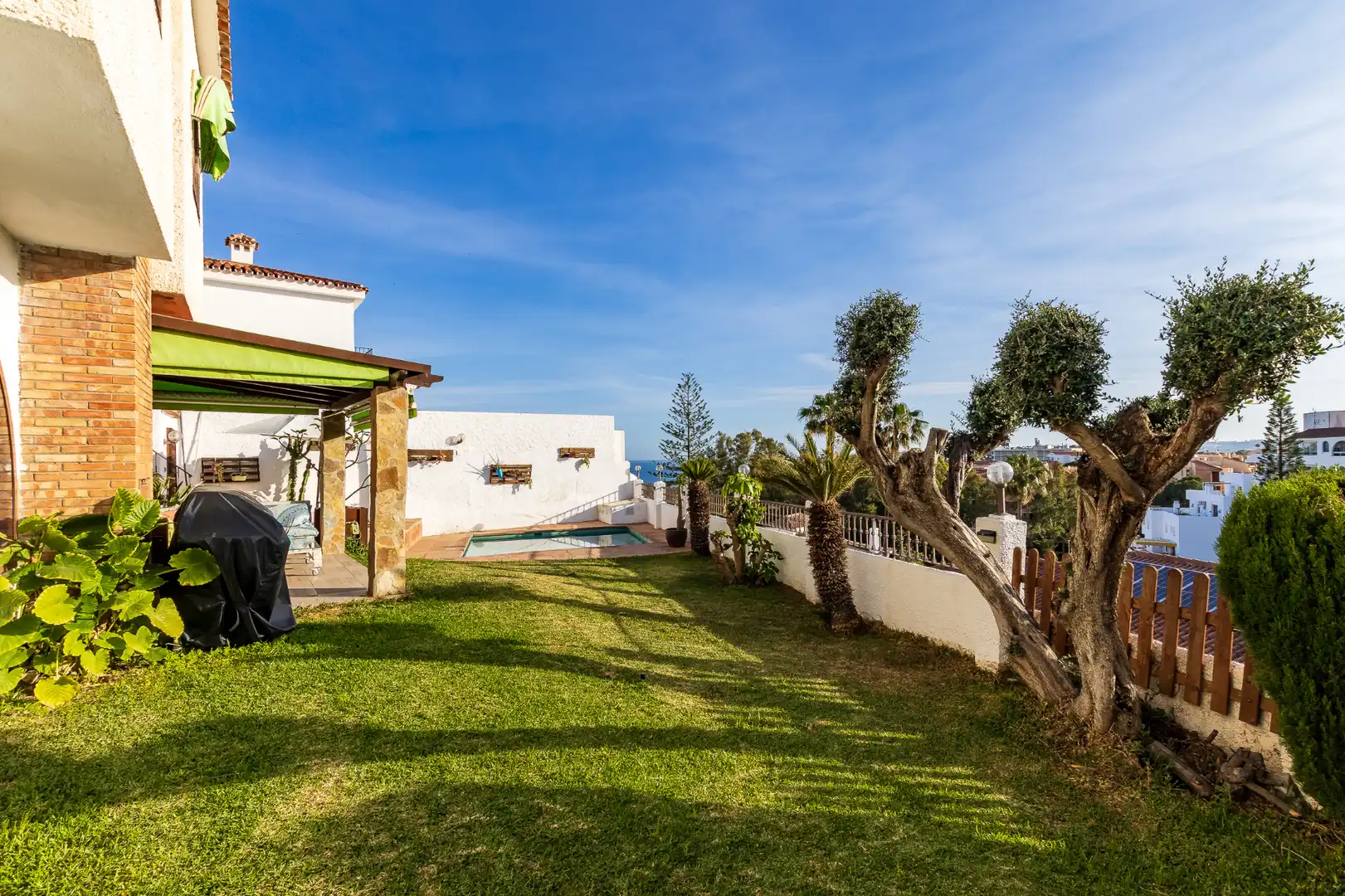 Jardí de Casa o xalet en venda en Fuengirola amb Aire condicionat, Jardí privat i Piscina