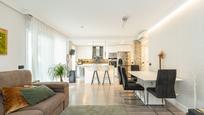 Sala d'estar de Apartament en venda en Las Rozas de Madrid amb Aire condicionat, Calefacció i Jardí privat