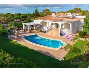 Vista exterior de Casa o xalet en venda en Maó amb Jardí privat i Piscina