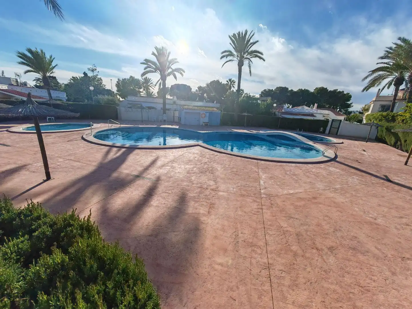 Piscina de Casa adosada de lloguer en El Campello amb Aire condicionat i Terrassa