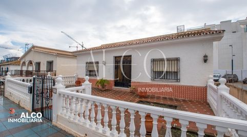 Chalet único a solo 100 metros de la playa   Las Dunas de la Carraca Descubre esta magnífica vivienda unifamiliar situada en un en