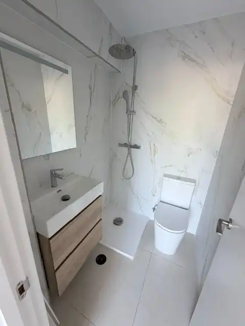 Bany de Casa o xalet en venda en Manzanilla amb Jardí privat, Parquet i Balcó