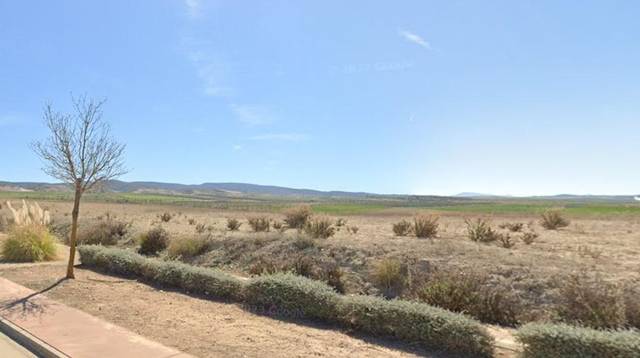 Terreno industrial en Venta en Avenida de los arenales en Escúzar