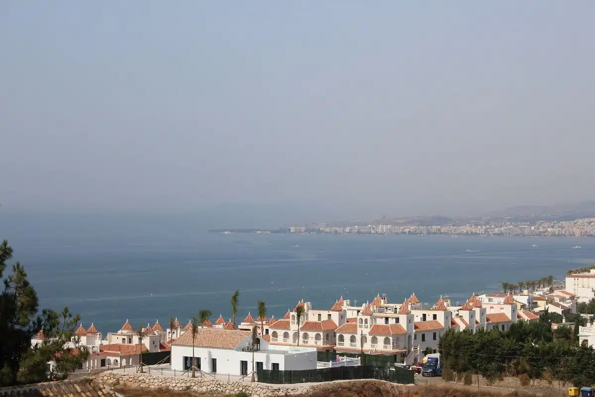 Außenansicht von Haus oder Chalet zur Miete in Vélez-Málaga mit Klimaanlage, Heizung und Privatgarten