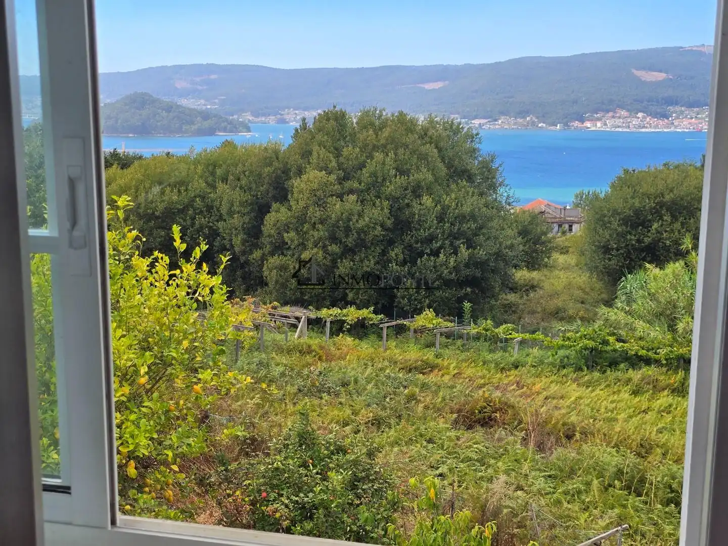 Casa o xalet en venda en Pontevedra Capital  amb Jardí privat