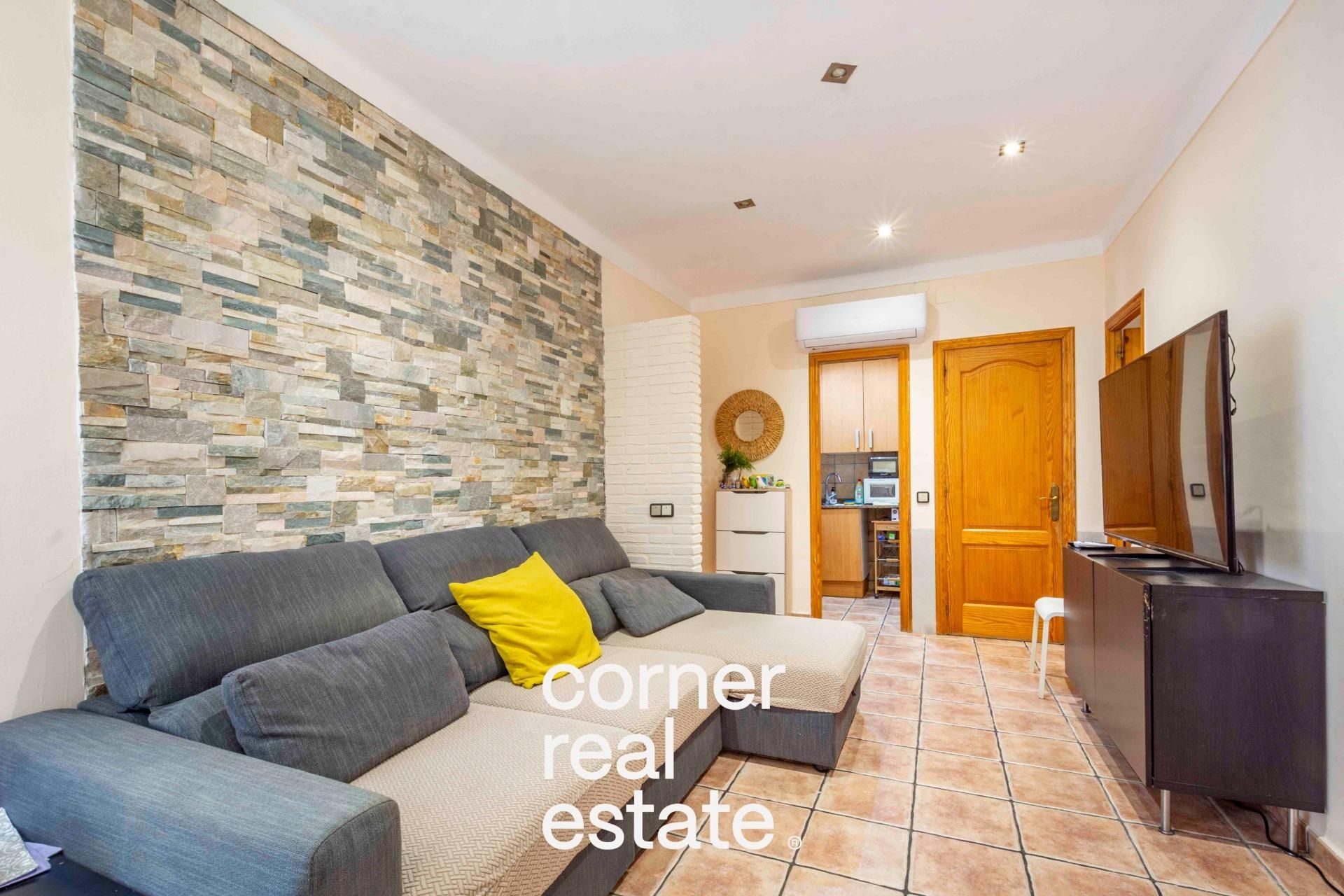 Exterior view of Flat for sale in Sant Cugat del Vallès  with Air Conditioner, Private garden and Terrace