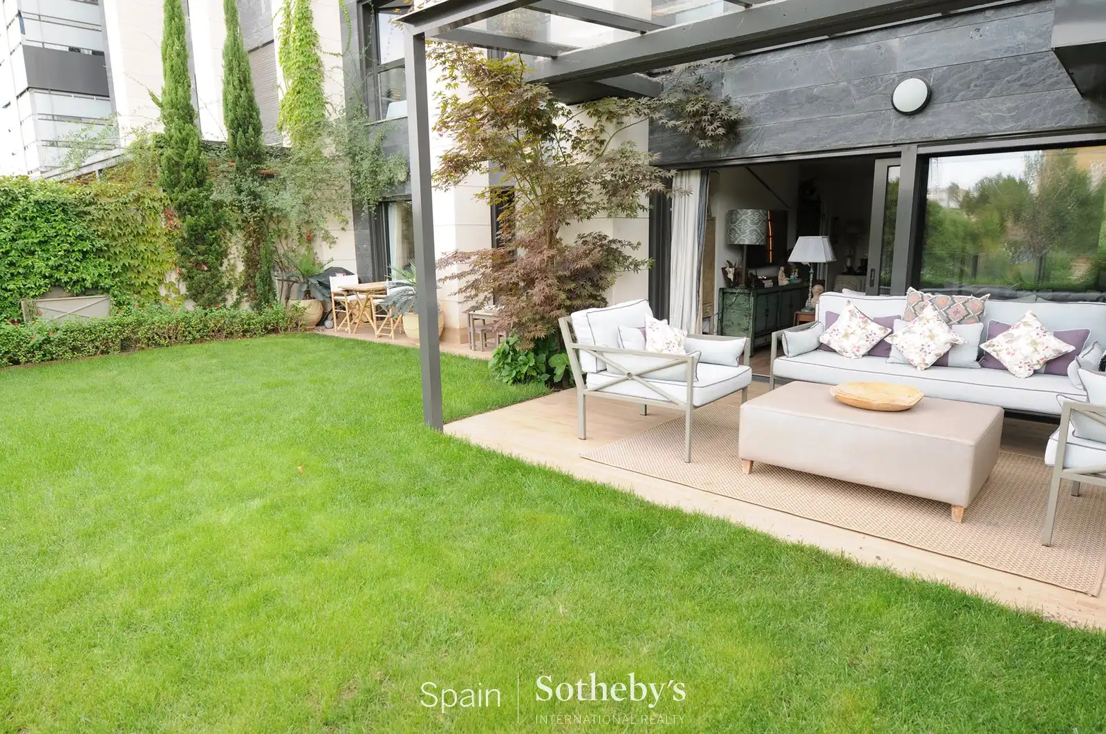 Jardín de Apartamento en venta en La Moraleja con Aire acondicionado, Terraza y Trastero