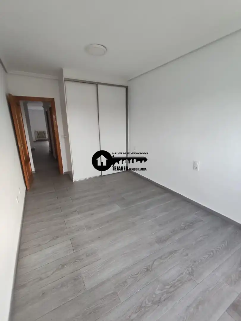Habitación de Piso en venta en Albacete con Calefacción, Trastero y Balcón