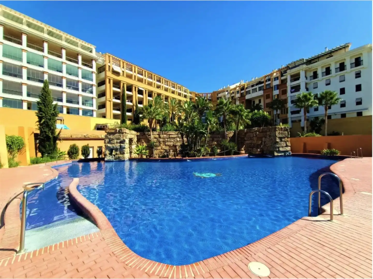 Mini appartamento con piscina in vendita a San Pedro de Alcántara