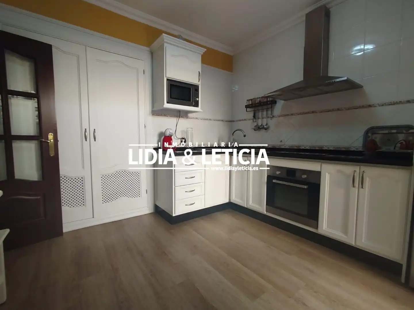 Cuina de Casa o xalet en venda en Alcalá de Guadaira amb Aire condicionat i Traster