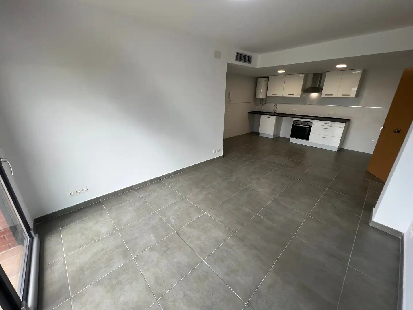 Küche von Wohnung zum Verkauf in La Fuliola mit Klimaanlage, Heizung und Abstellraum