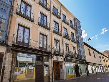 Pis amb ascensor en venda a Calle TERESA GIL