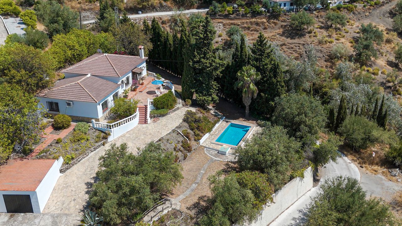 Exterior view of House or chalet for sale in Alcaucín  with Air Conditioner and Swimming Pool