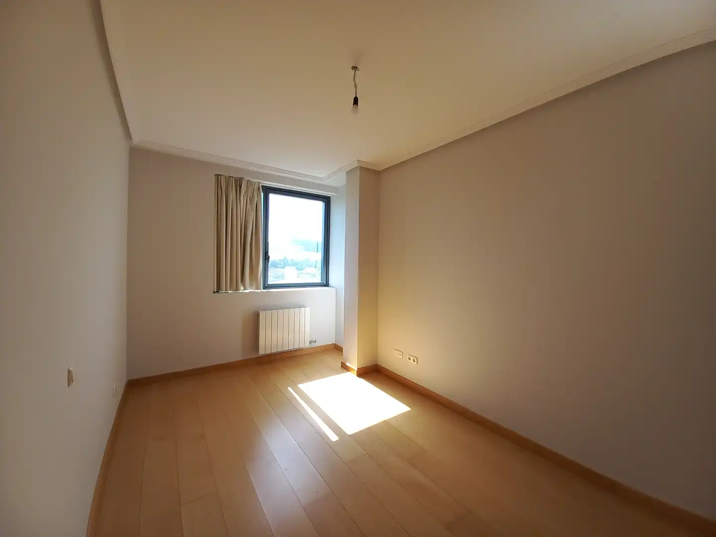Bedroom of Flat for rent in Burgos  with Heating and Storage room