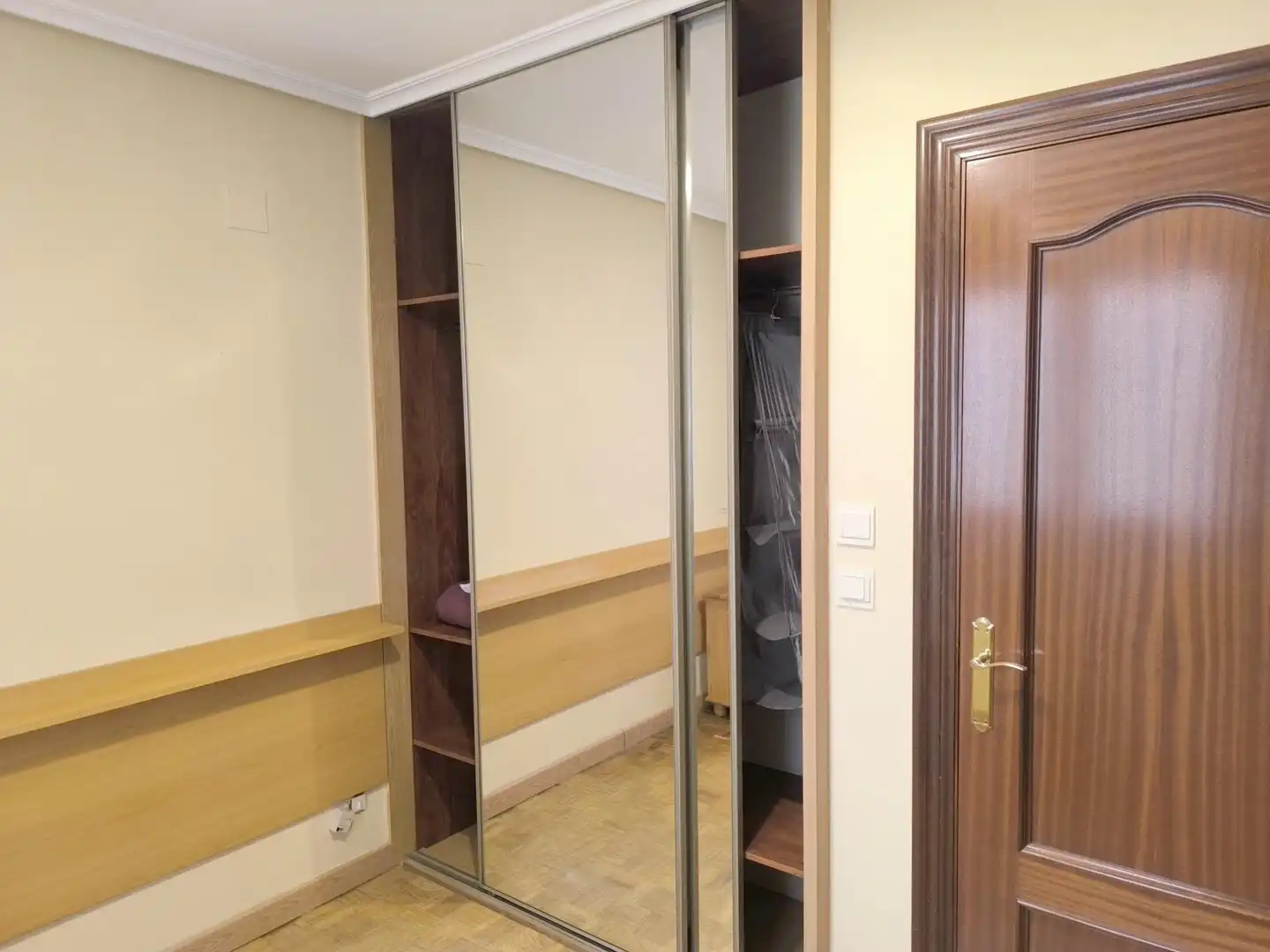 Schlafzimmer von Wohnungen zur Miete in Oviedo  mit Möbliert