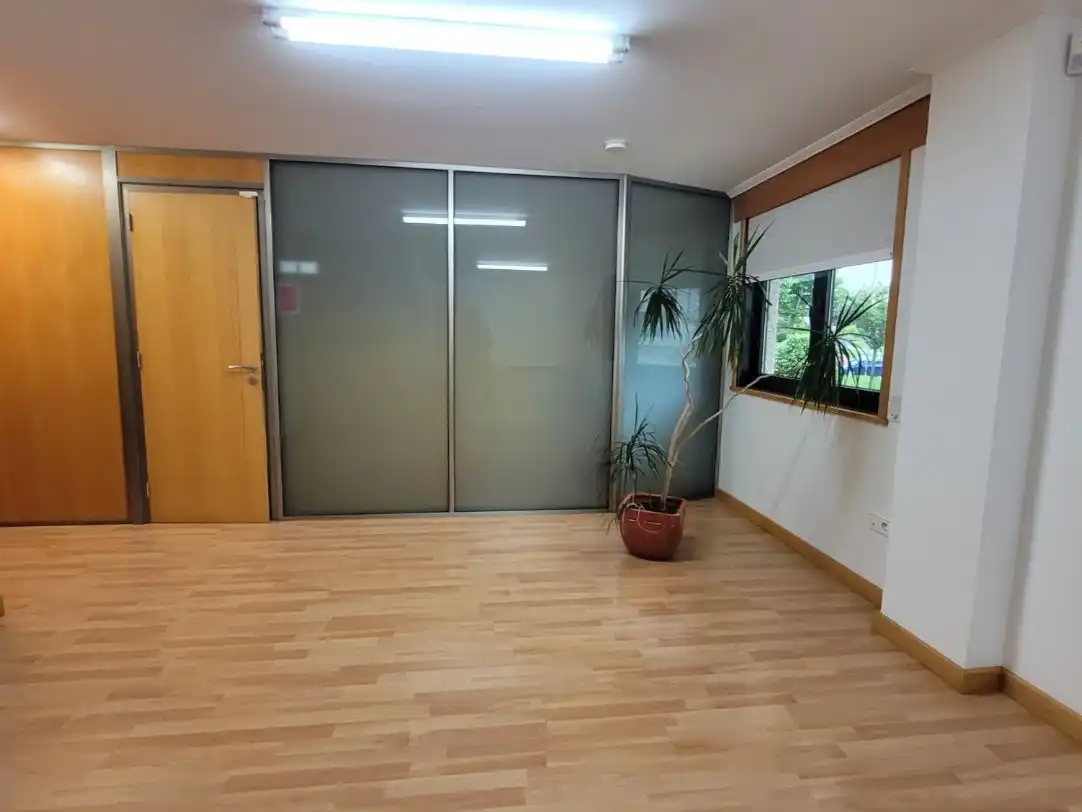 Oficina de lloguer en Narón amb Calefacció
