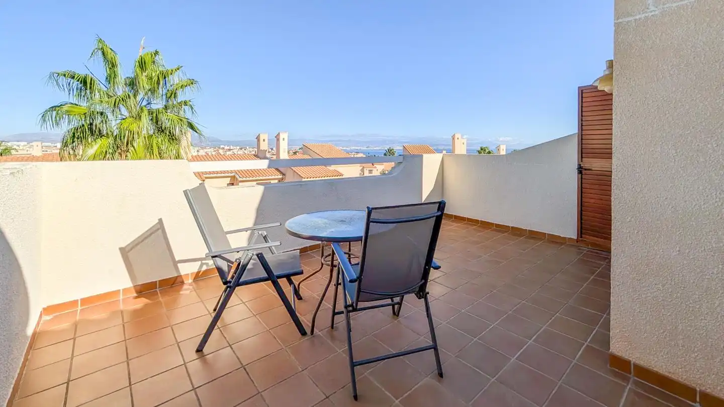 Casa adosada en venda a Escandinavia, Gran Vista - Olivo de Oro