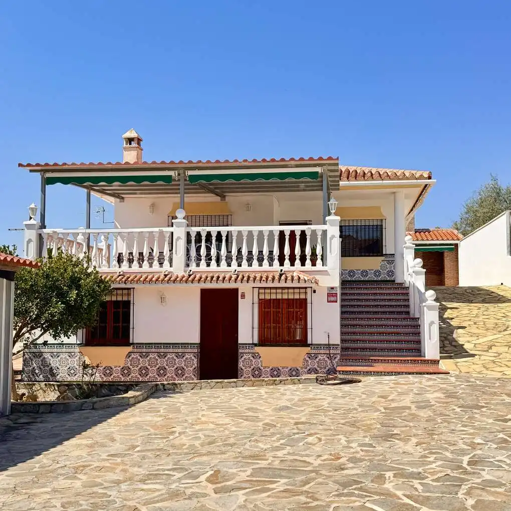 Vista exterior de Piso en venta en Periana con Trastero