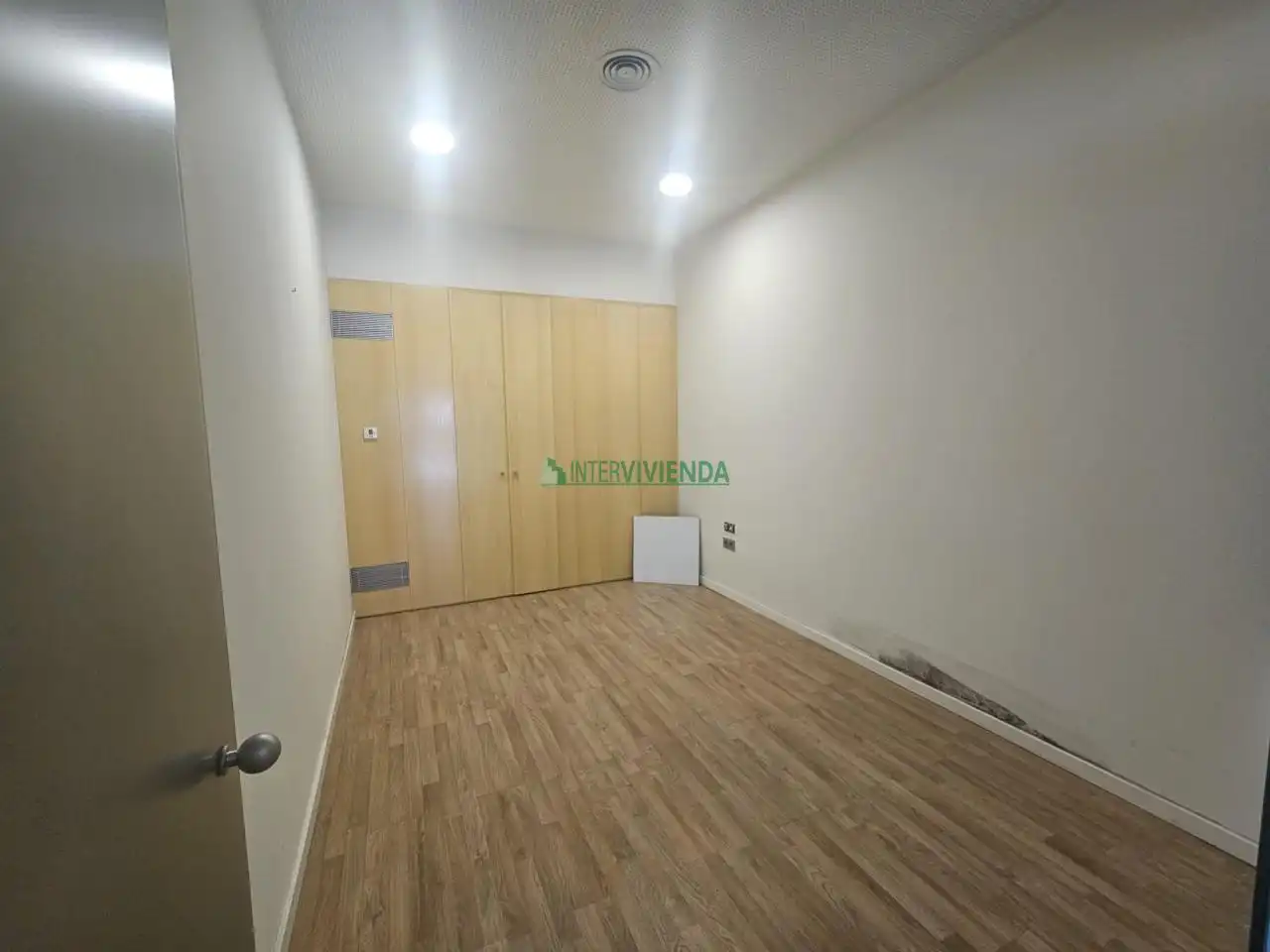 Commercial properties for rent in Vigo   with Air Conditioner